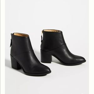 Nisolo Black Dari Ankle Boots
